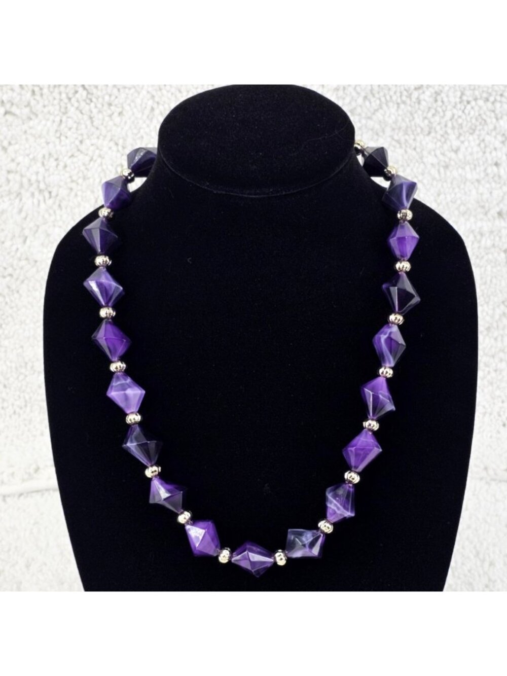 Vintage Purple Lucite Style Faceted Bicone Bead Necklace Gold Tone 23.5"